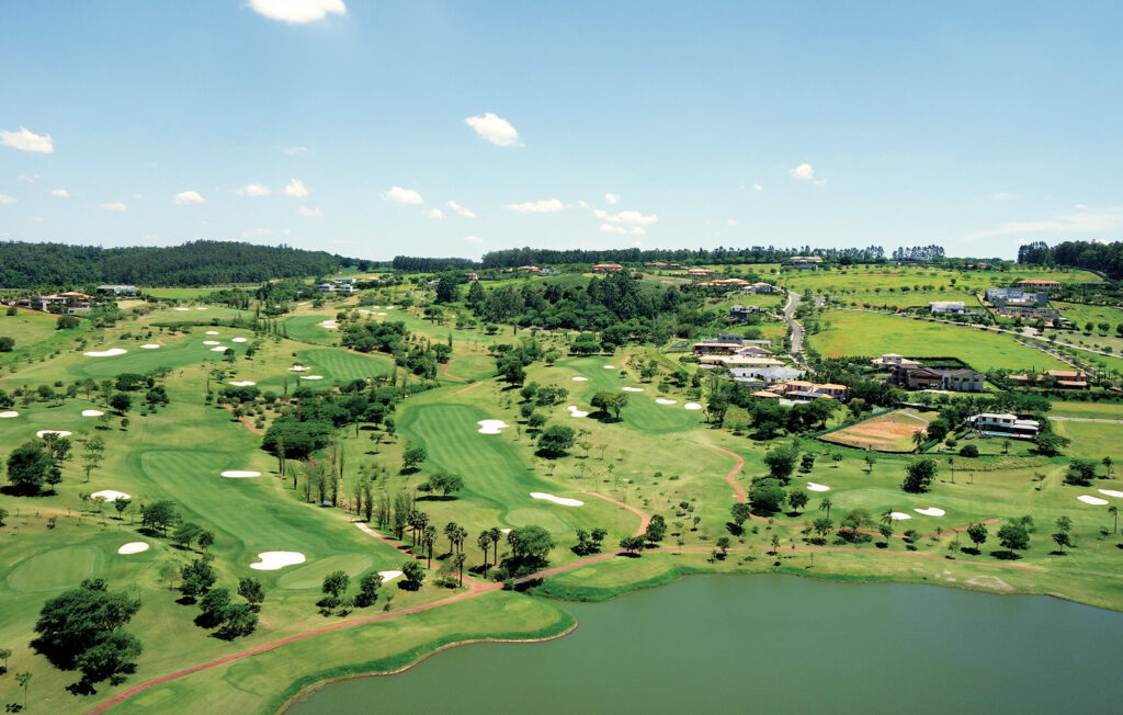 Fazenda Da Grama: O Condomínio De Alto Padrão Mais Exclusivo Do Brasil 6 A Fazenda Da Grama Possuim Um Dos Melhores Campos De Golfe Do Brasil, Com 18 Buracos, Driving Range E 2 Putting Greens.