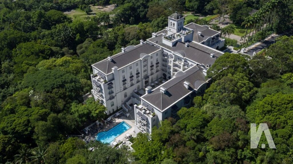Os 5 Hotéis Mais Luxuosos De São Paulo: Experiência 5 Estrelas Na Capital 9 Vista Aérea Do Palácio Tangará Cercado Por Vegetação Exuberante Em São Paulo.